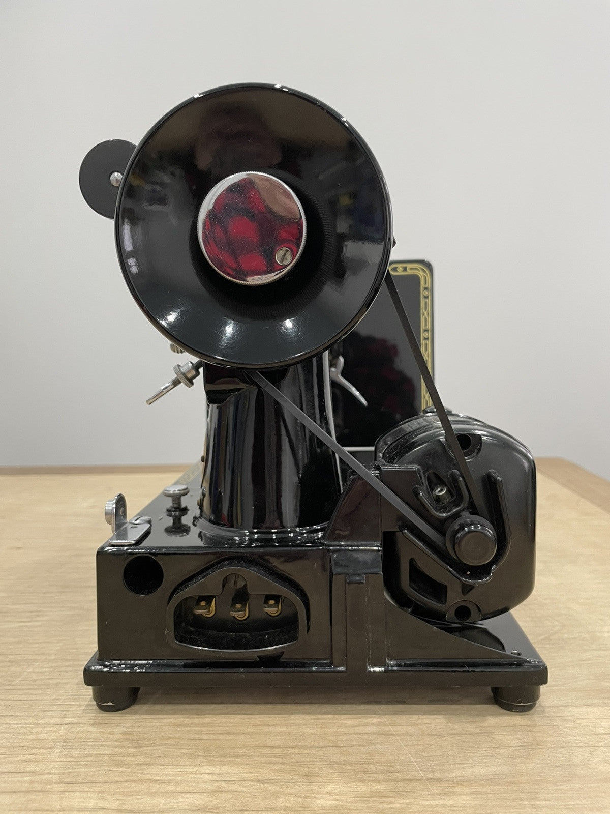 Singer 222k Featherweight Sewing Machine 1959 Red “S”