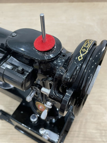 Singer 222k Featherweight Sewing Machine 1959 Red “S”