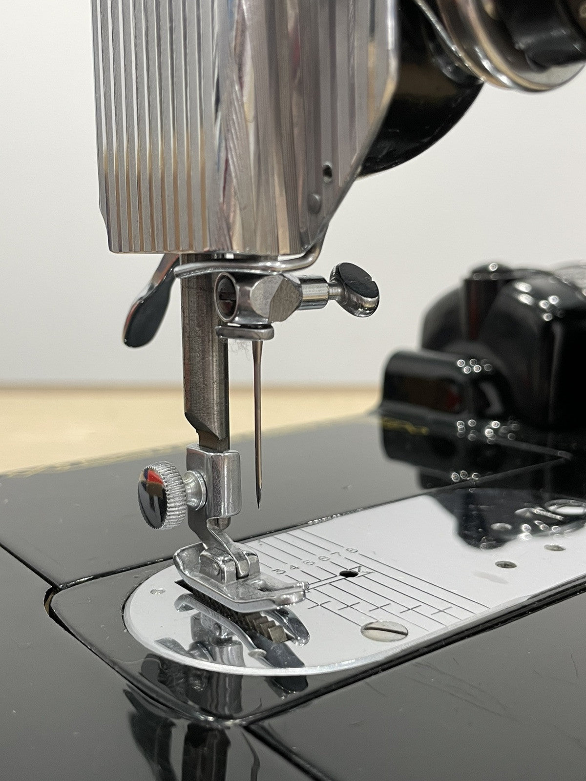 Singer 222k Featherweight Sewing Machine 1959 Red “S”