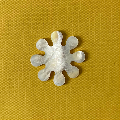 Antique Mother-of-Pearl Thread Winder – Floral Rosette with Engraving c.1850-90s