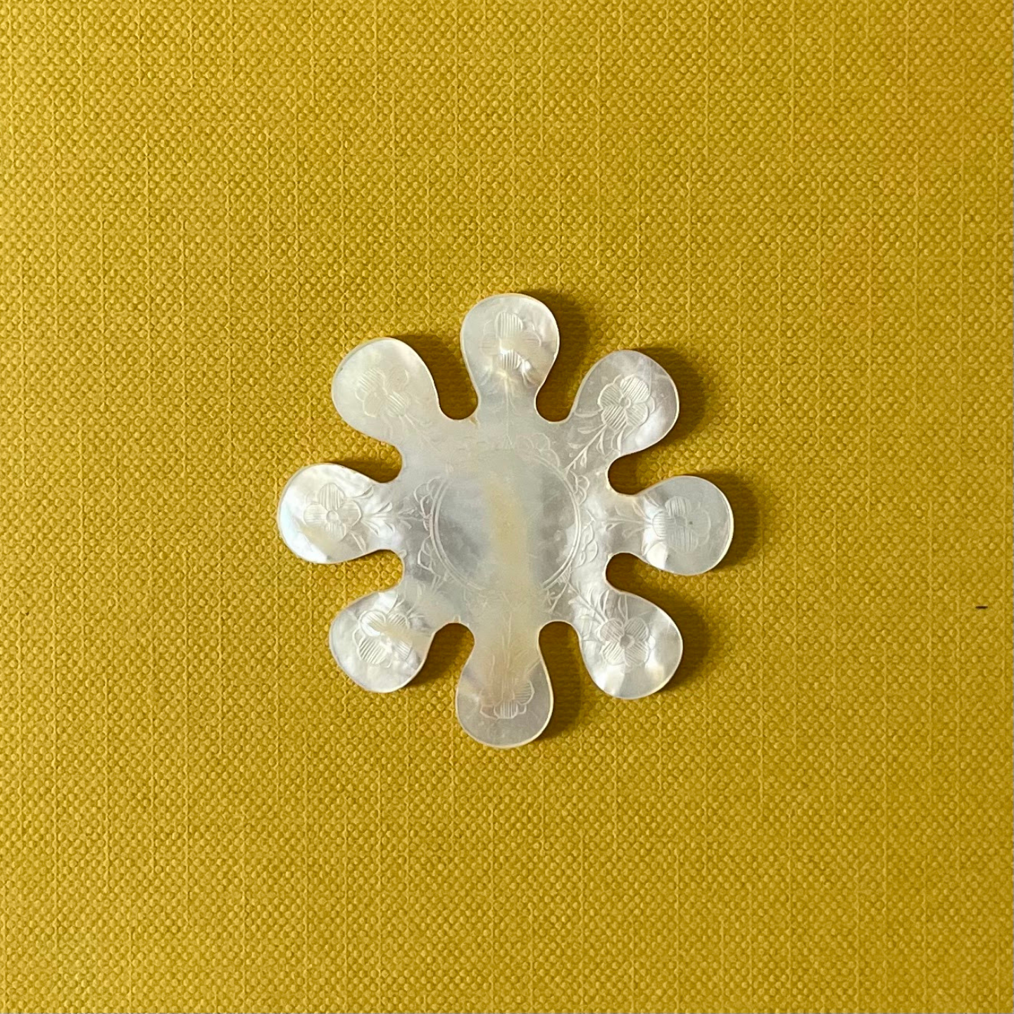 Antique Mother-of-Pearl Thread Winder – Floral Rosette with Engraving c.1850-90s