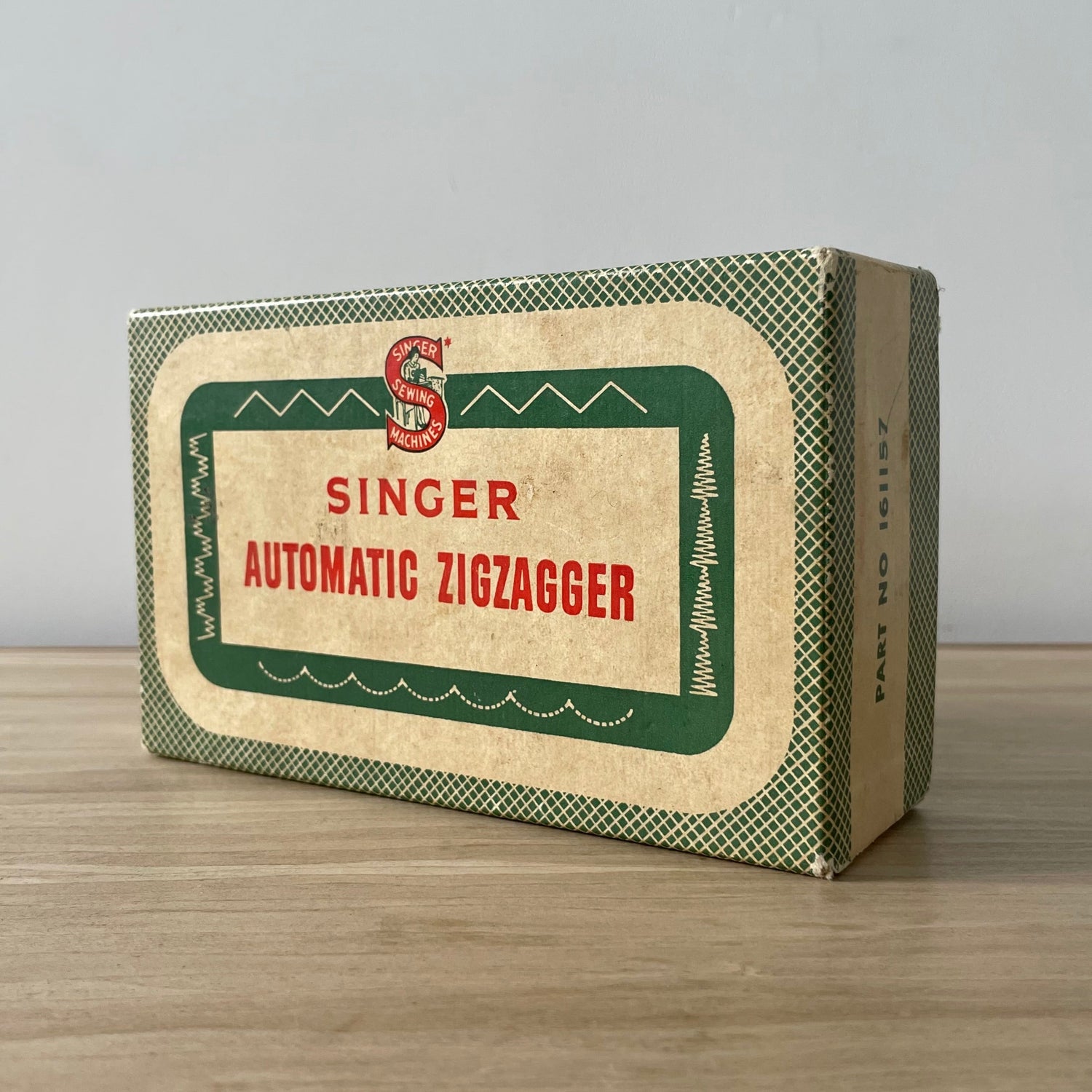 Singer Automatic Zigzagger Model 161157 – Original Box, 4 Cams &amp; Manual – 1950s Vintage