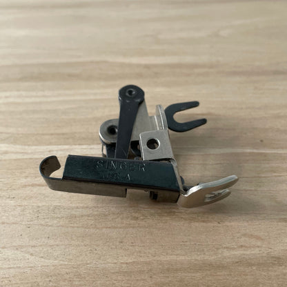 Vintage Singer Embroidery Attachment No. 26538 – Early 20th Century, Original Box