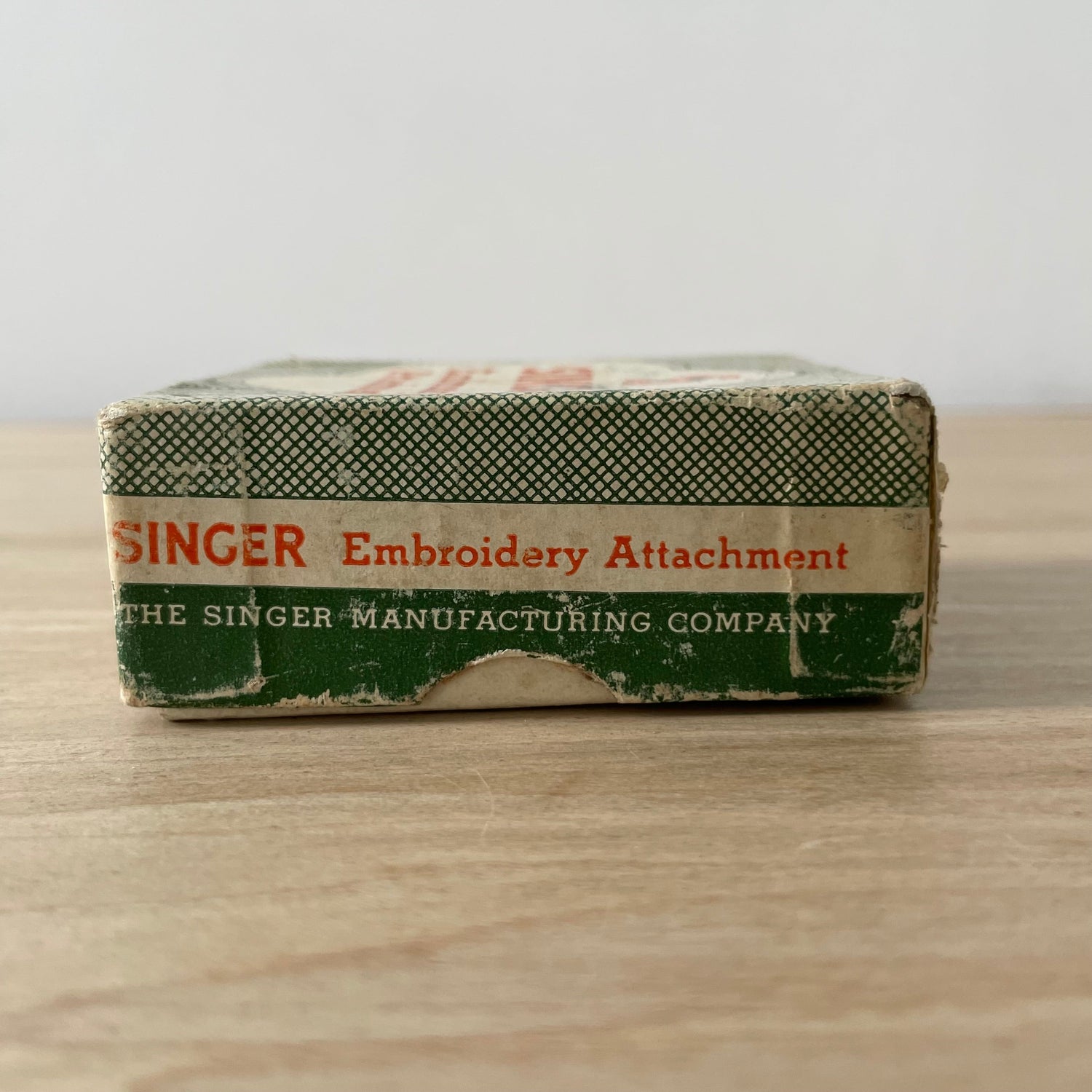 Vintage Singer Embroidery Attachment No. 26538 – Early 20th Century, Original Box