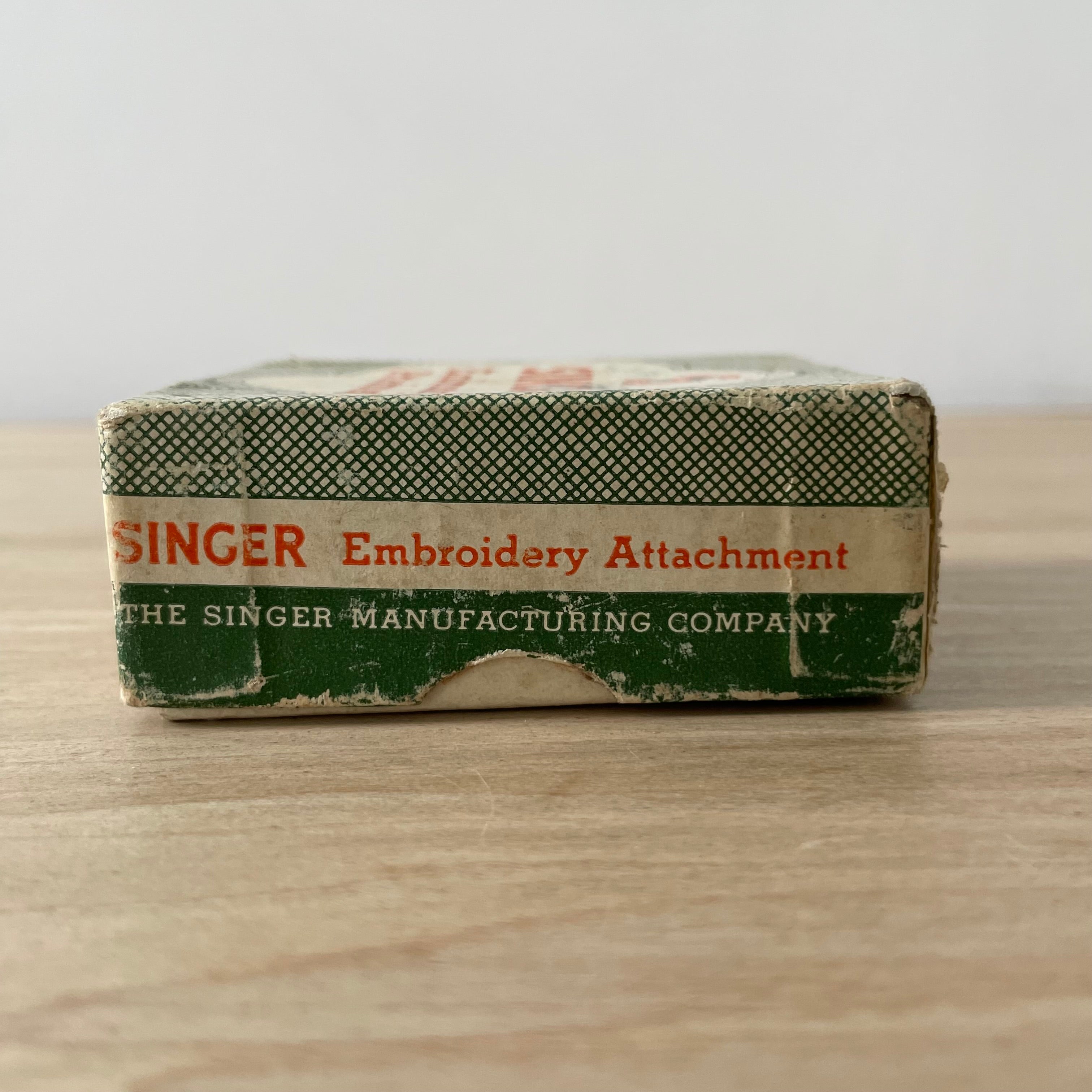 Vintage Singer Embroidery Attachment No. 26538 – Early 20th Century, Original Box