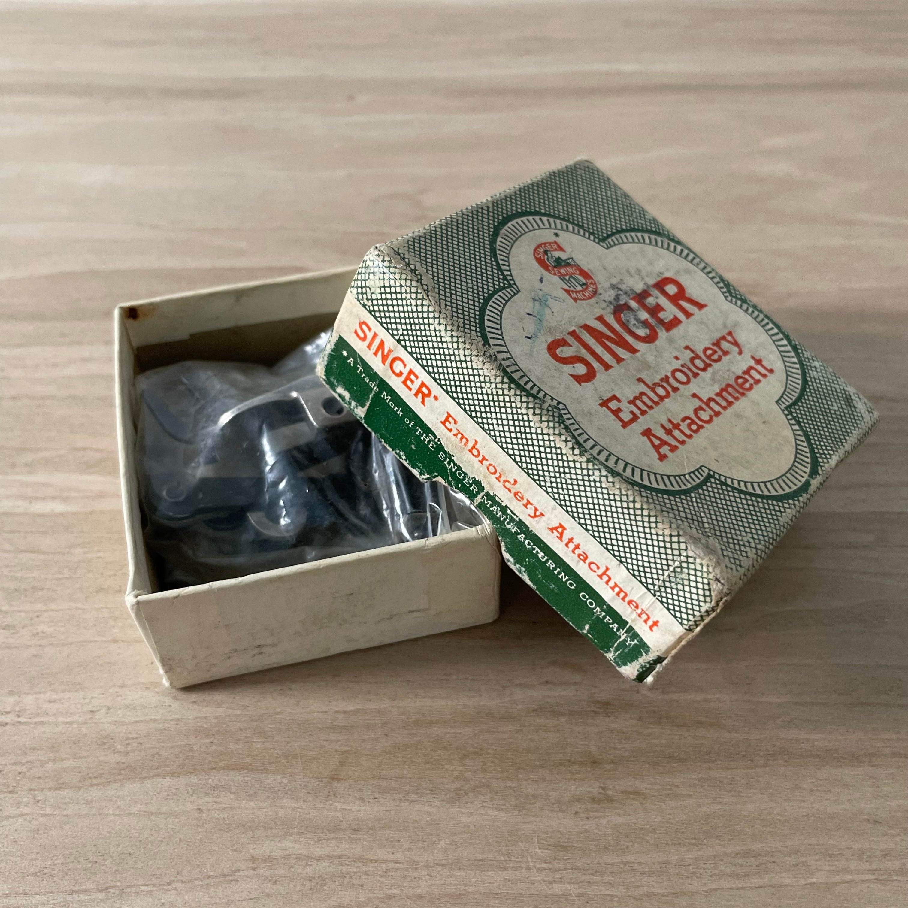 Vintage Singer Embroidery Attachment No. 26538 – Early 20th Century, Original Box