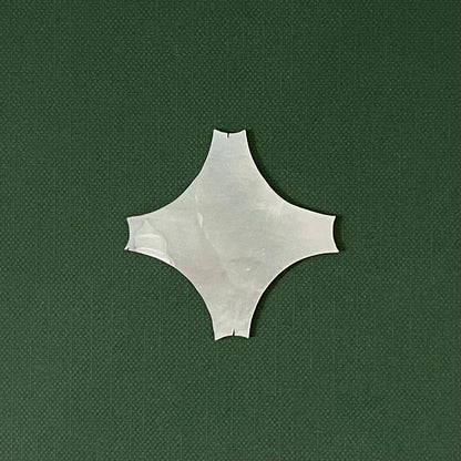 Antique Mother of Pearl Thread Winder – Diamond Form c.1850-80s