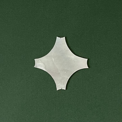 Antique Mother of Pearl Thread Winder – Diamond Form c.1850-80s