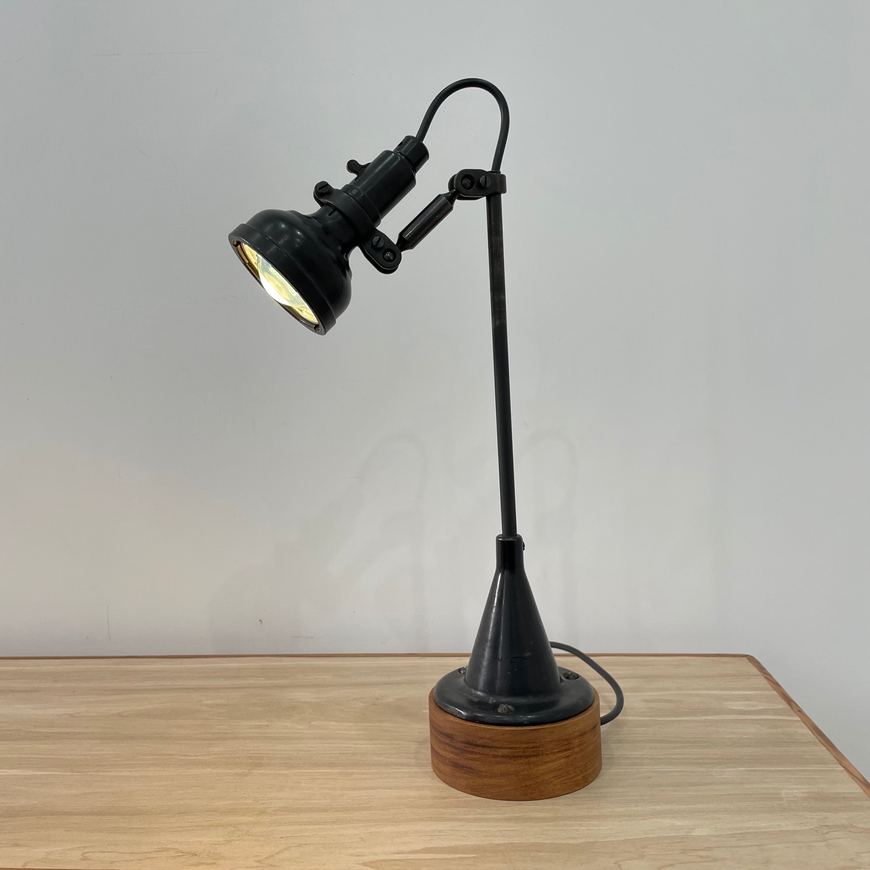 Singer SLF-2 Simanco Lamp – Rewired &amp; Earthed – Working