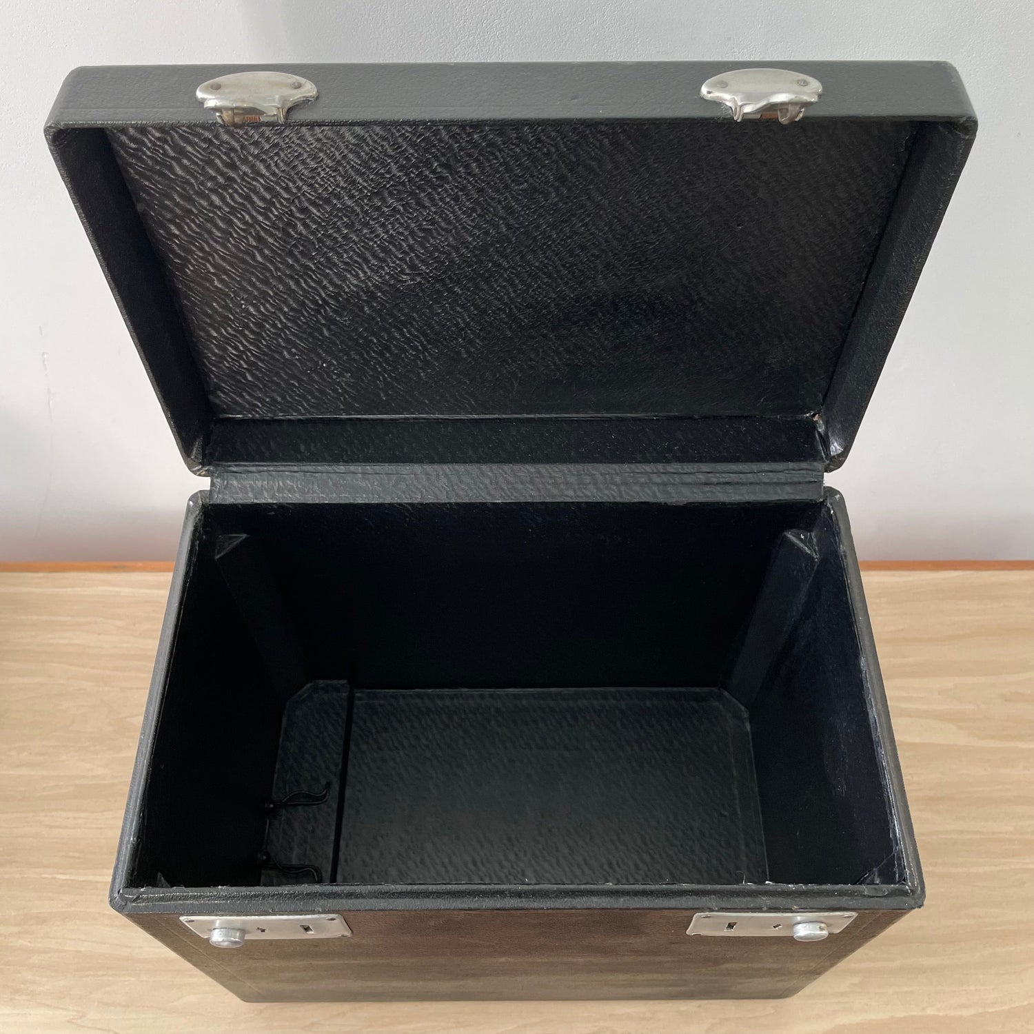 Singer 221K Featherweight Sewing Machine – 1951 Centennial Edition – With Case &amp; Accessories