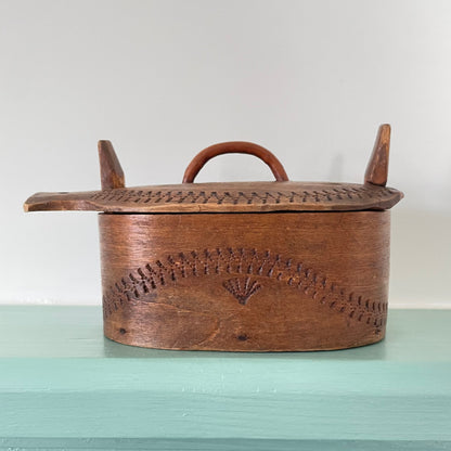 Antique Scandinavian Bentwood Tine Box – Chip Carved Norwegian Folk Art, 19th Century