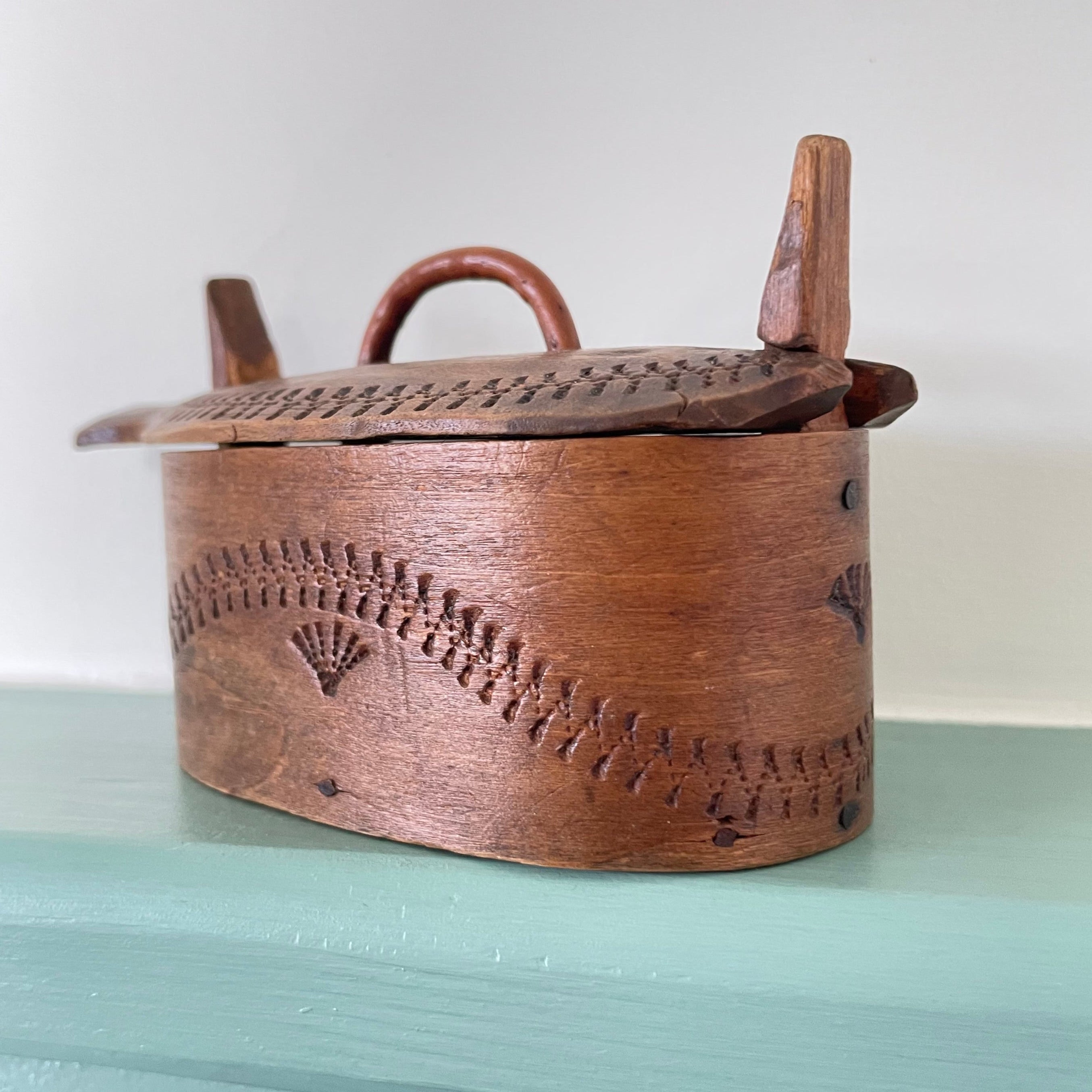 Antique Scandinavian Bentwood Tine Box – Chip Carved Norwegian Folk Art, 19th Century
