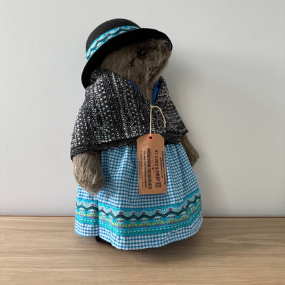 Vintage Gabrielle Designs Aunt Lucy Paddington Bear – Original Coin, Replacement Clothes