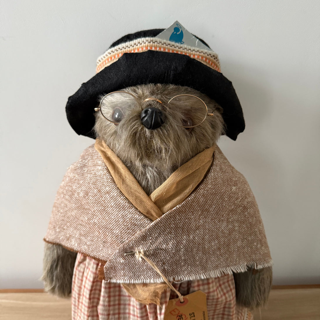 Vintage Gabrielle Designs Aunt Lucy Paddington Bear – Original Outfit
