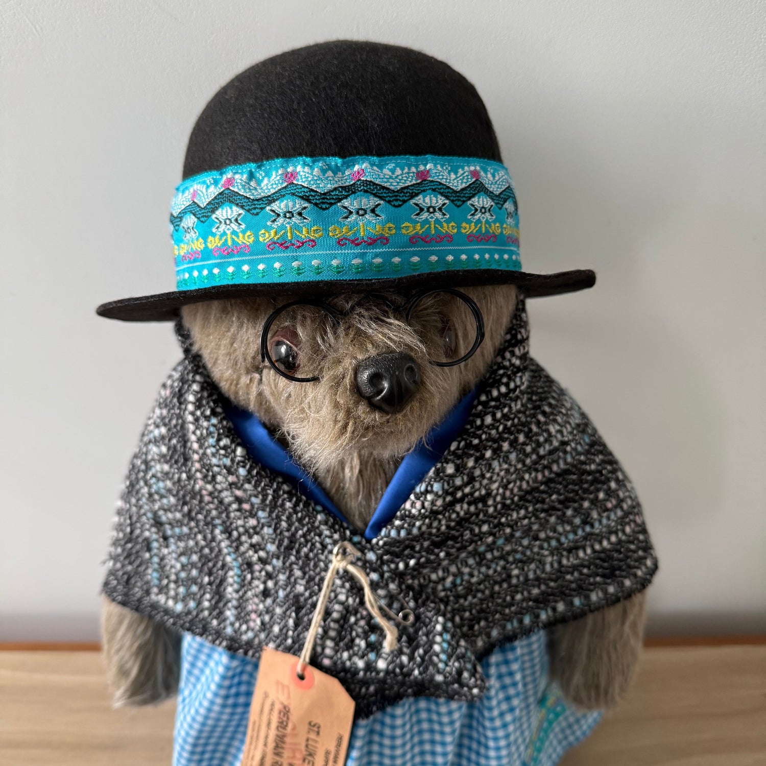 Vintage Gabrielle Designs Aunt Lucy Paddington Bear – Original Coin, Replacement Clothes