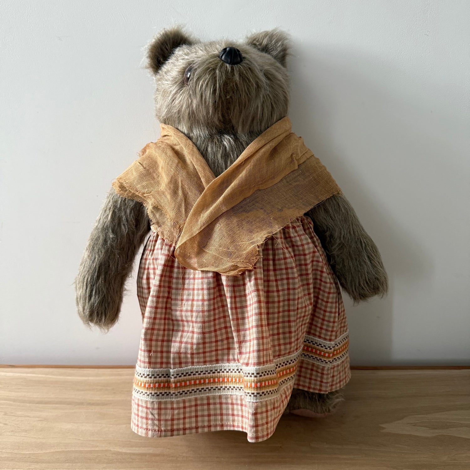Vintage Gabrielle Designs Aunt Lucy Paddington Bear – Original Outfit