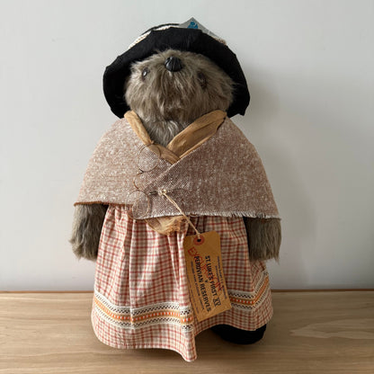 Vintage Gabrielle Designs Aunt Lucy Paddington Bear – Original Outfit