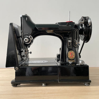 1960 Singer 222k Featherweight Sewing Machine Red “S”