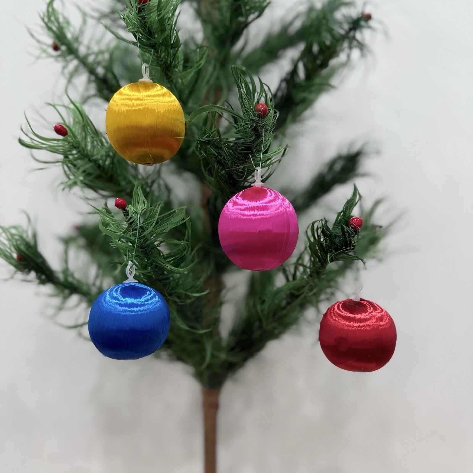 Vintage 1960s-70s Retro Sateens Satin Thread Baubles