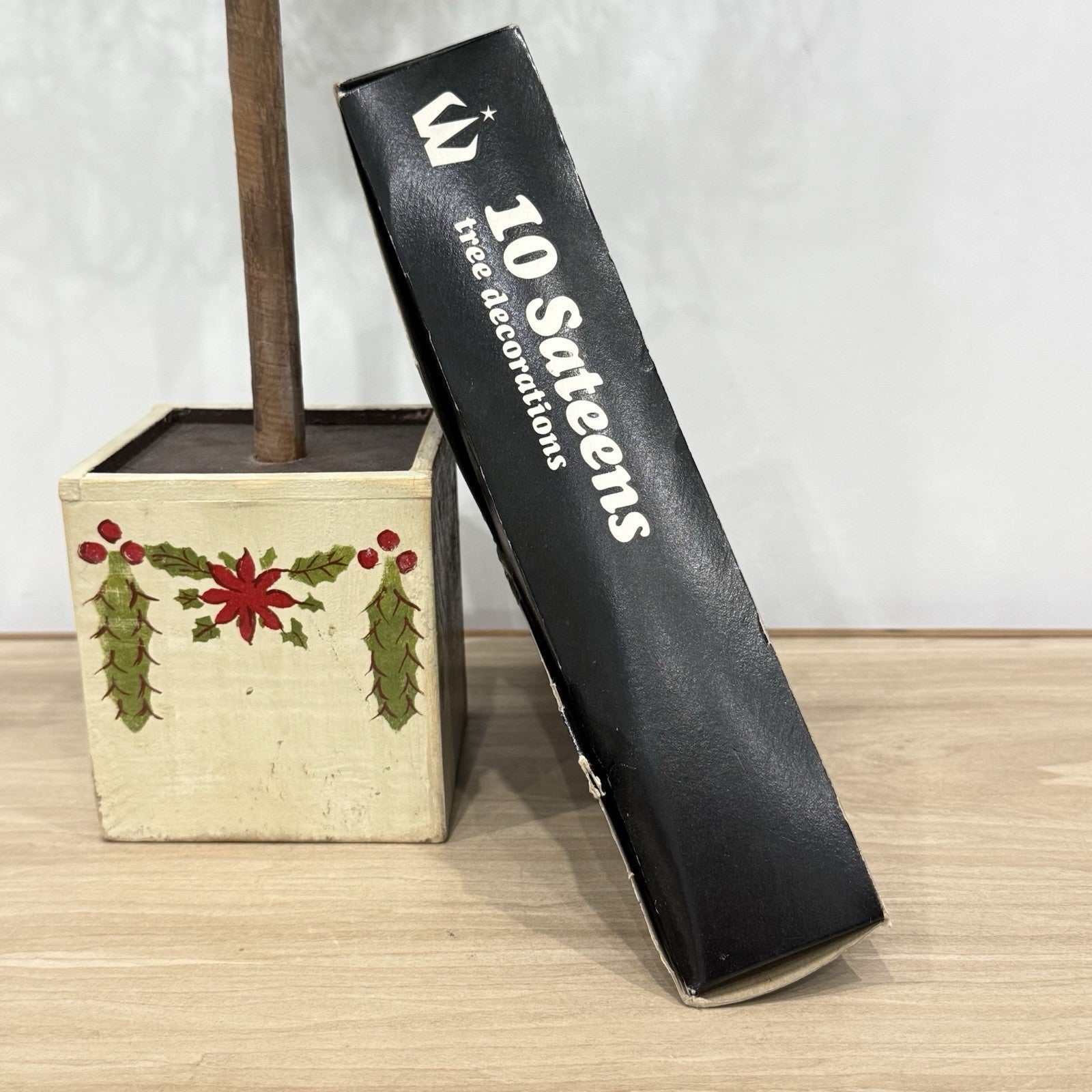 Vintage 1960s-70s Retro Sateens Satin Thread Baubles