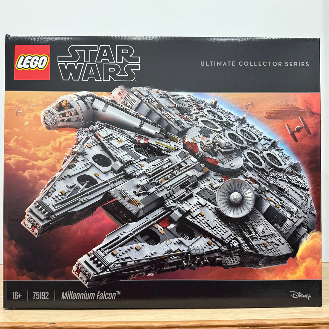 Lego Star Wars UCS Millennium Falcon 75192 Brand New Sealed Collector Set
