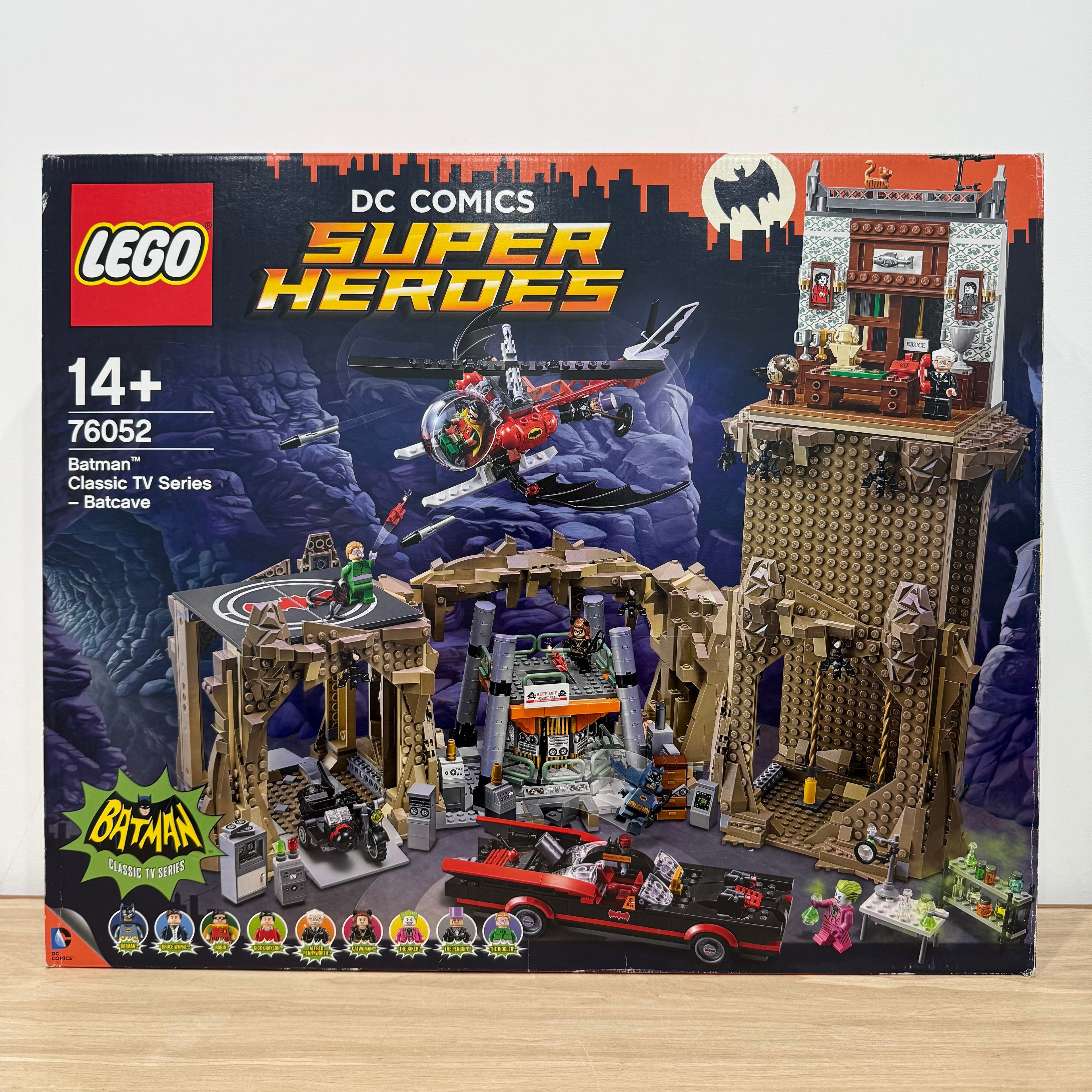 Lego Dc Comics Super Heroes 76052 Classic TV Series Batcave Complete Set