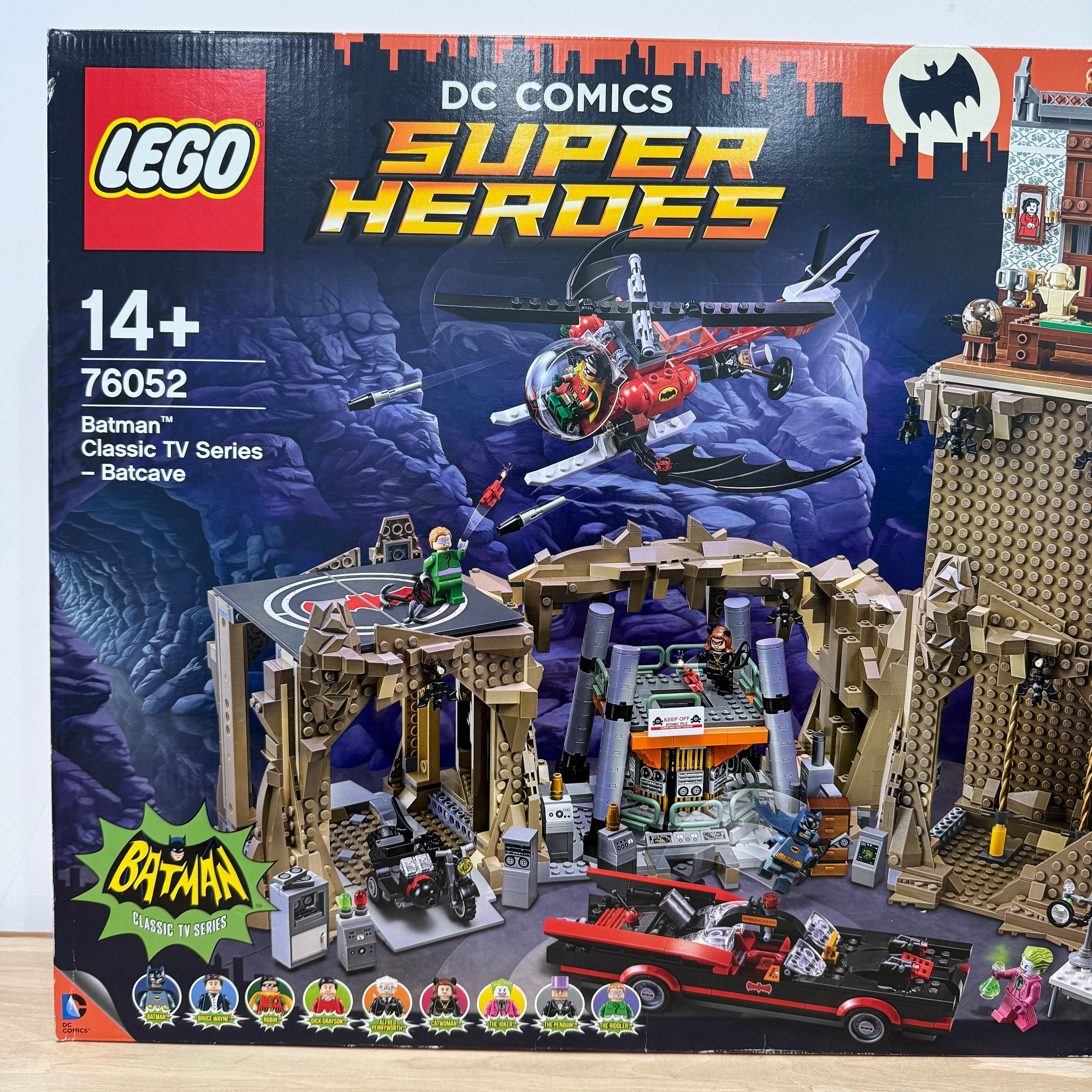 Lego Dc Comics Super Heroes 76052 Classic TV Series Batcave Complete Set