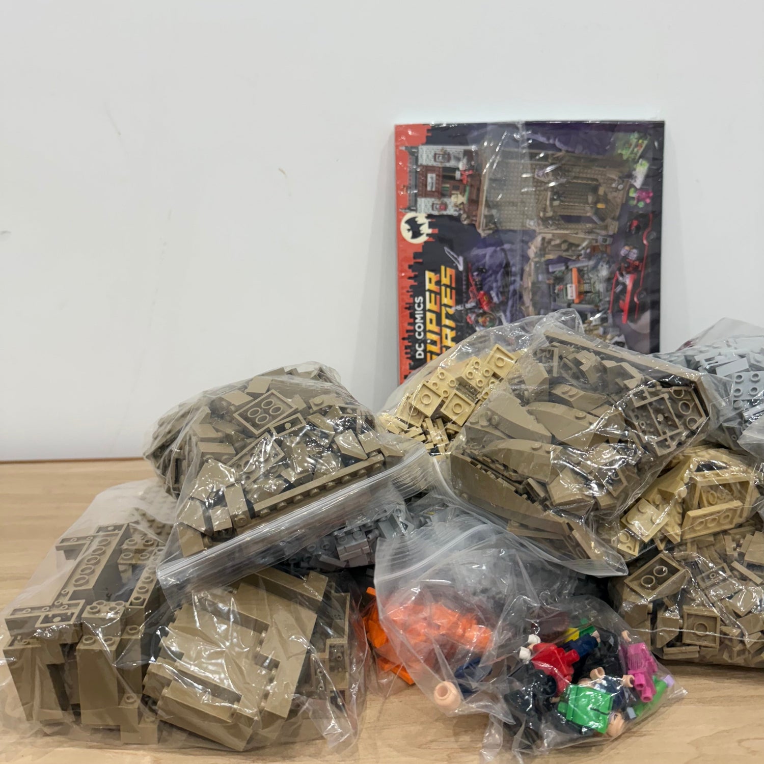 Lego Dc Comics Super Heroes 76052 Classic TV Series Batcave Complete Set