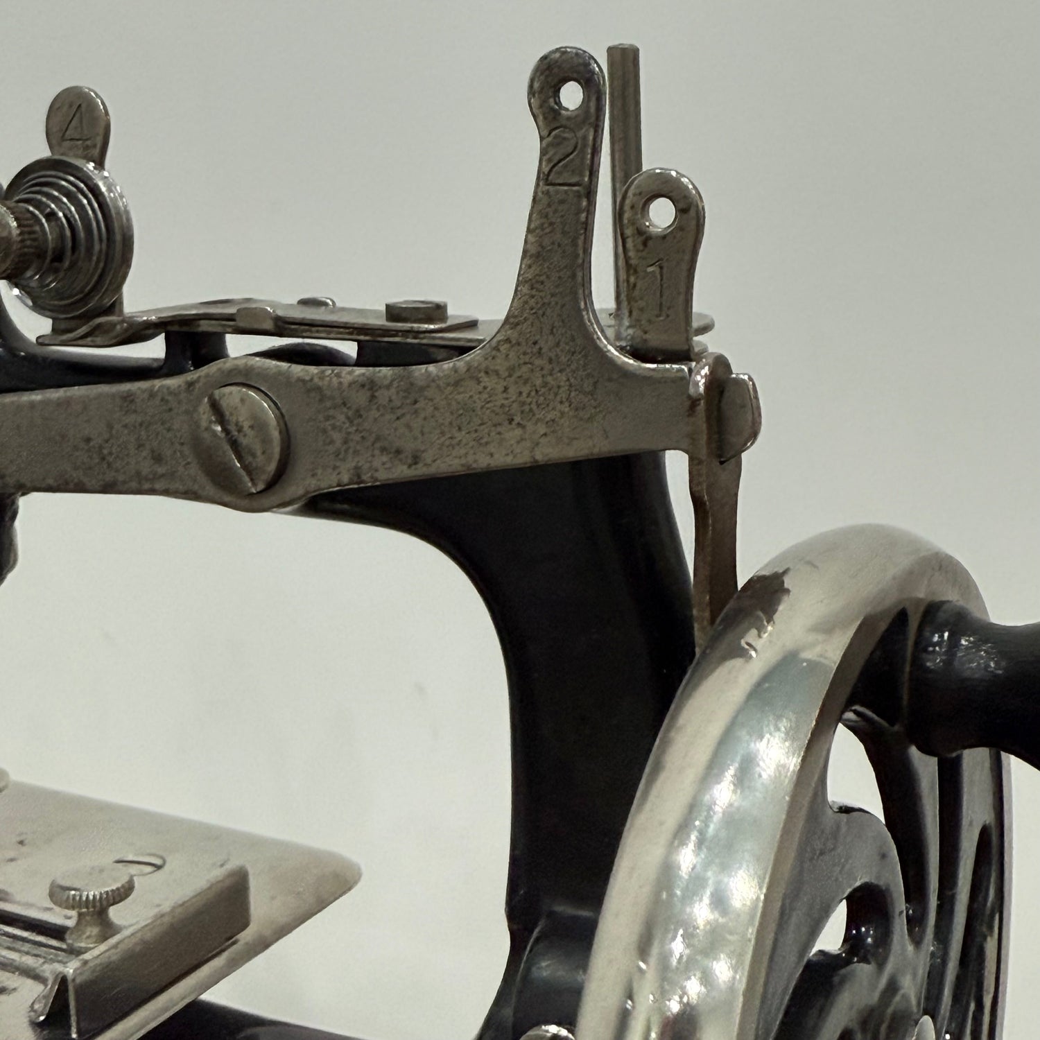 Singer Model 20 Child’s Sewing Machine – Chain Stitch Miniature c.1910