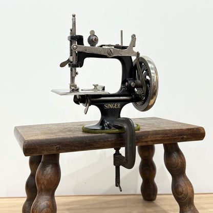 Singer Model 20 Child’s Sewing Machine – Chain Stitch Miniature c.1910