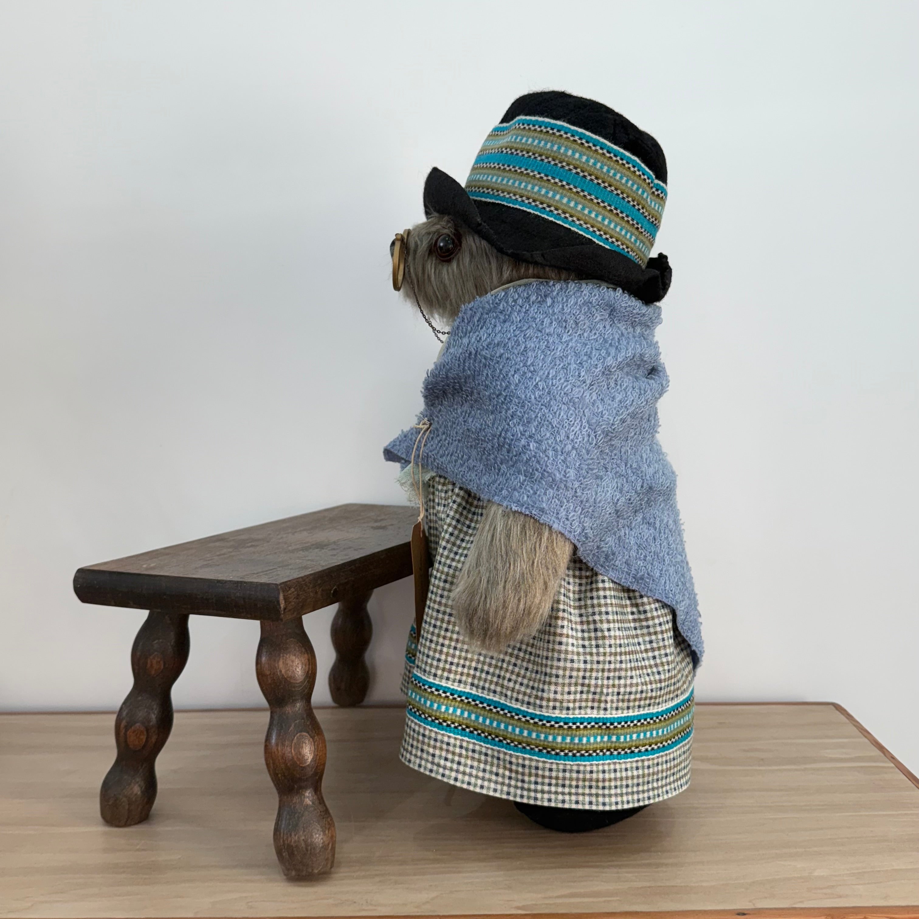 Vintage 1978 Gabrielle Designs Aunt Lucy Bear – Glasses, Two Coins &amp; Tag