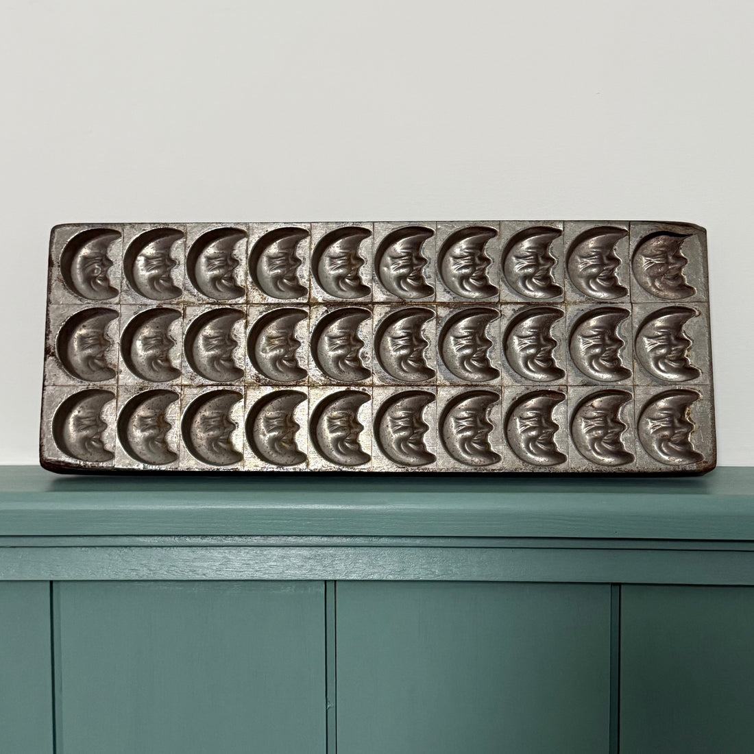 Anton Reiche Antique Chocolate Mould – Crescent Moon Faces