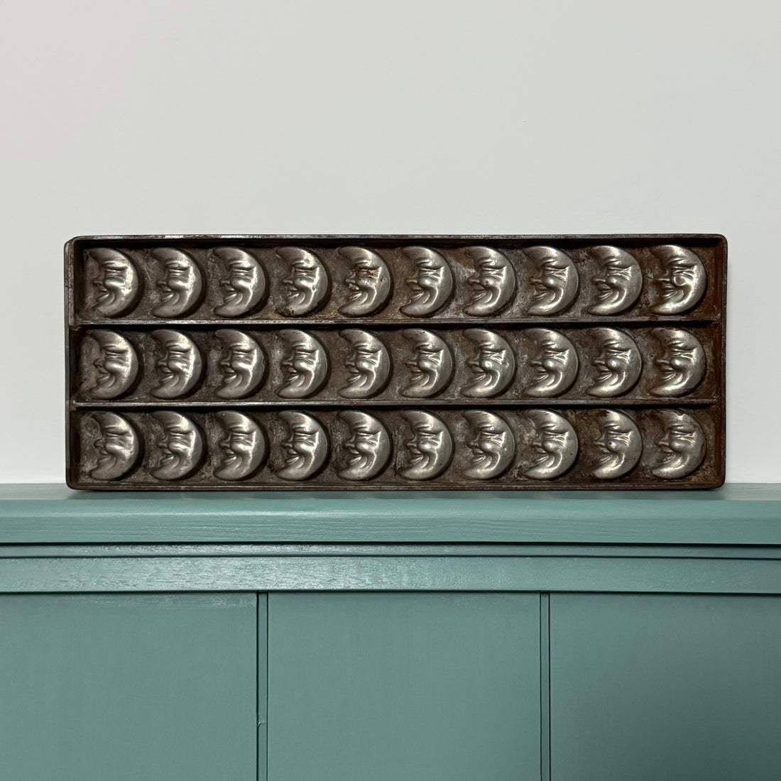 Anton Reiche Antique Chocolate Mould – Crescent Moon Faces