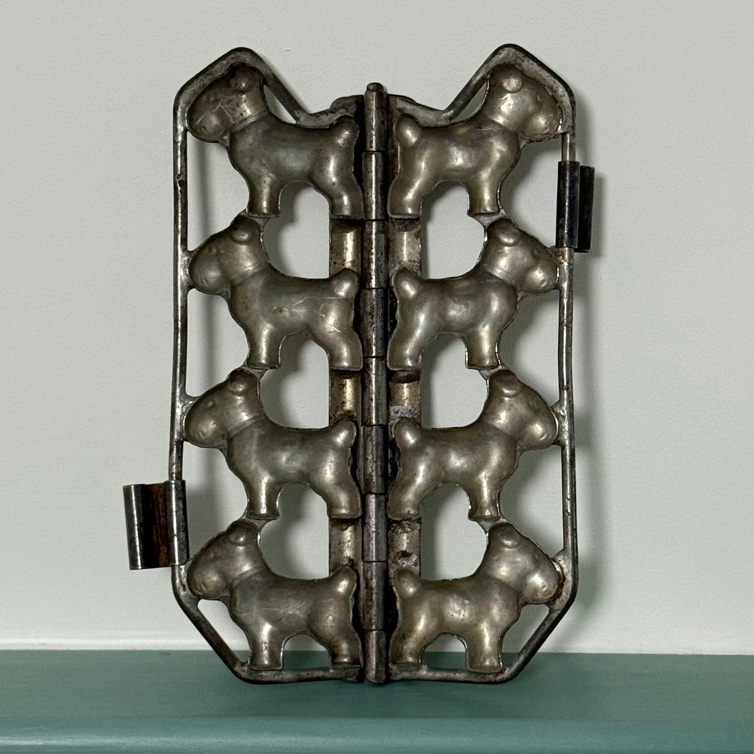 Anton Reiche Figural Chocolate Mould – Dogs Double Sided German