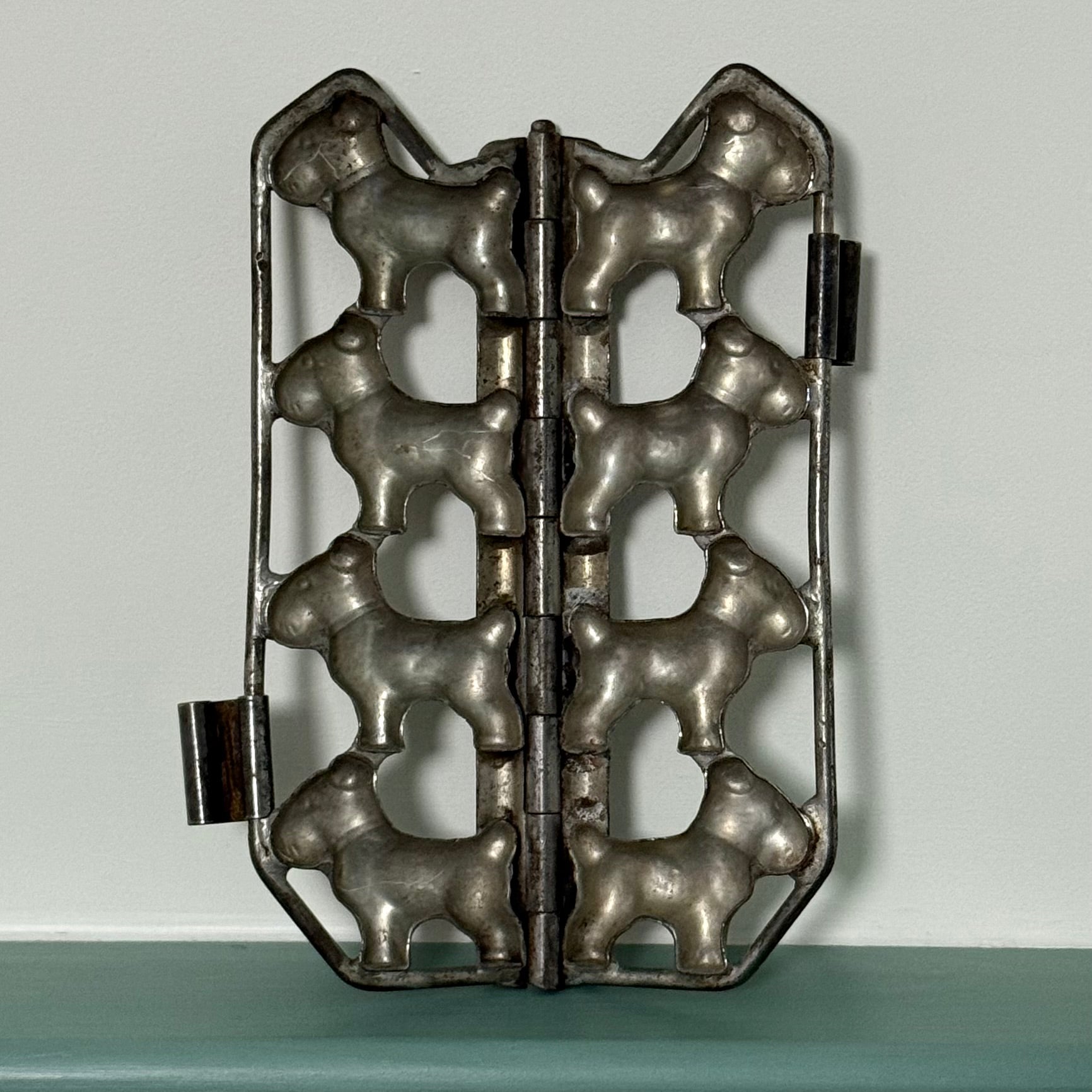 Anton Reiche Figural Chocolate Mould – Dogs Double Sided German