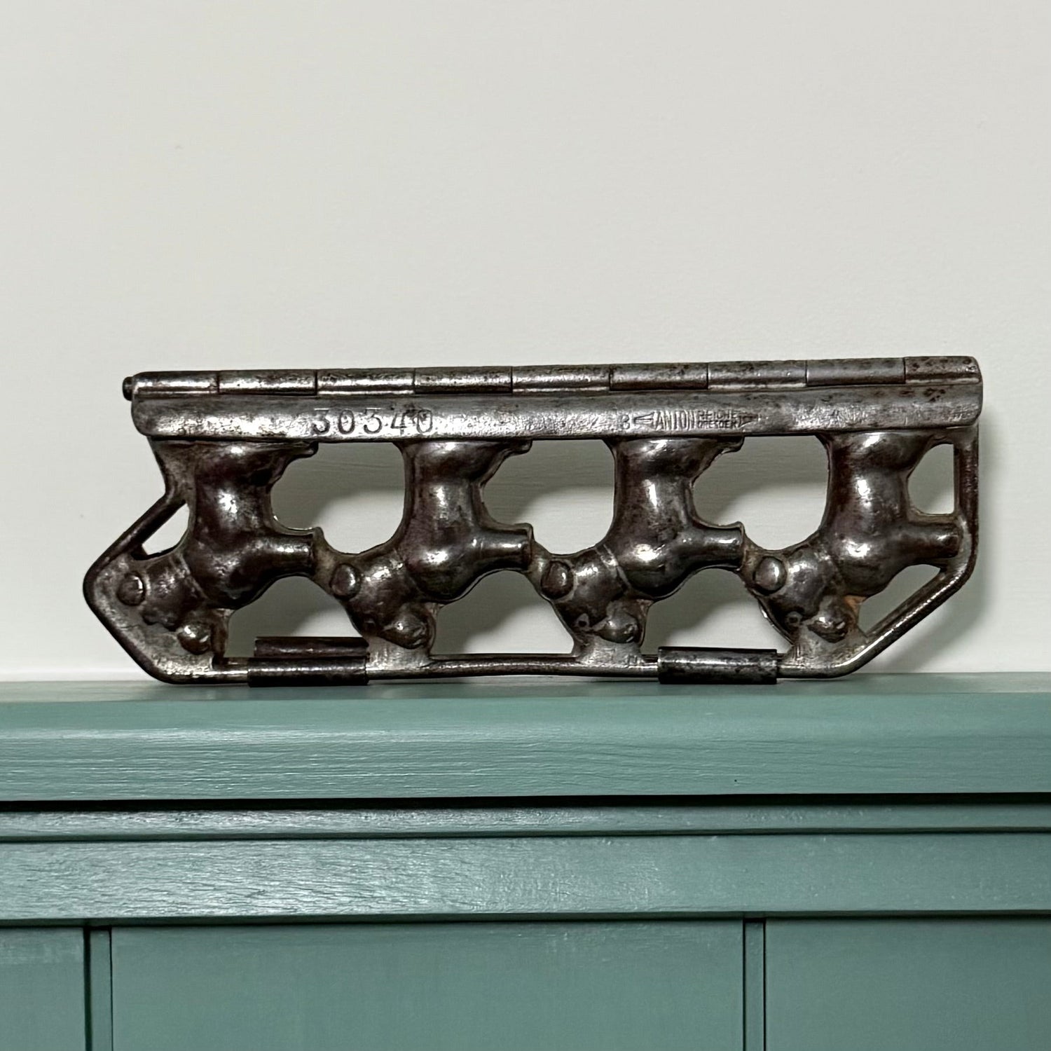 Anton Reiche Figural Chocolate Mould – Dogs Double Sided German