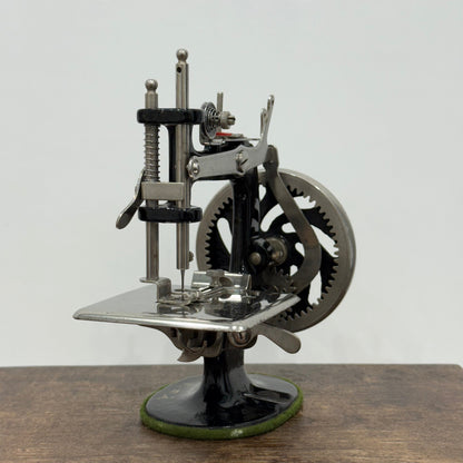 Antique Singer Model 20 Sewing Machine Hand Crank