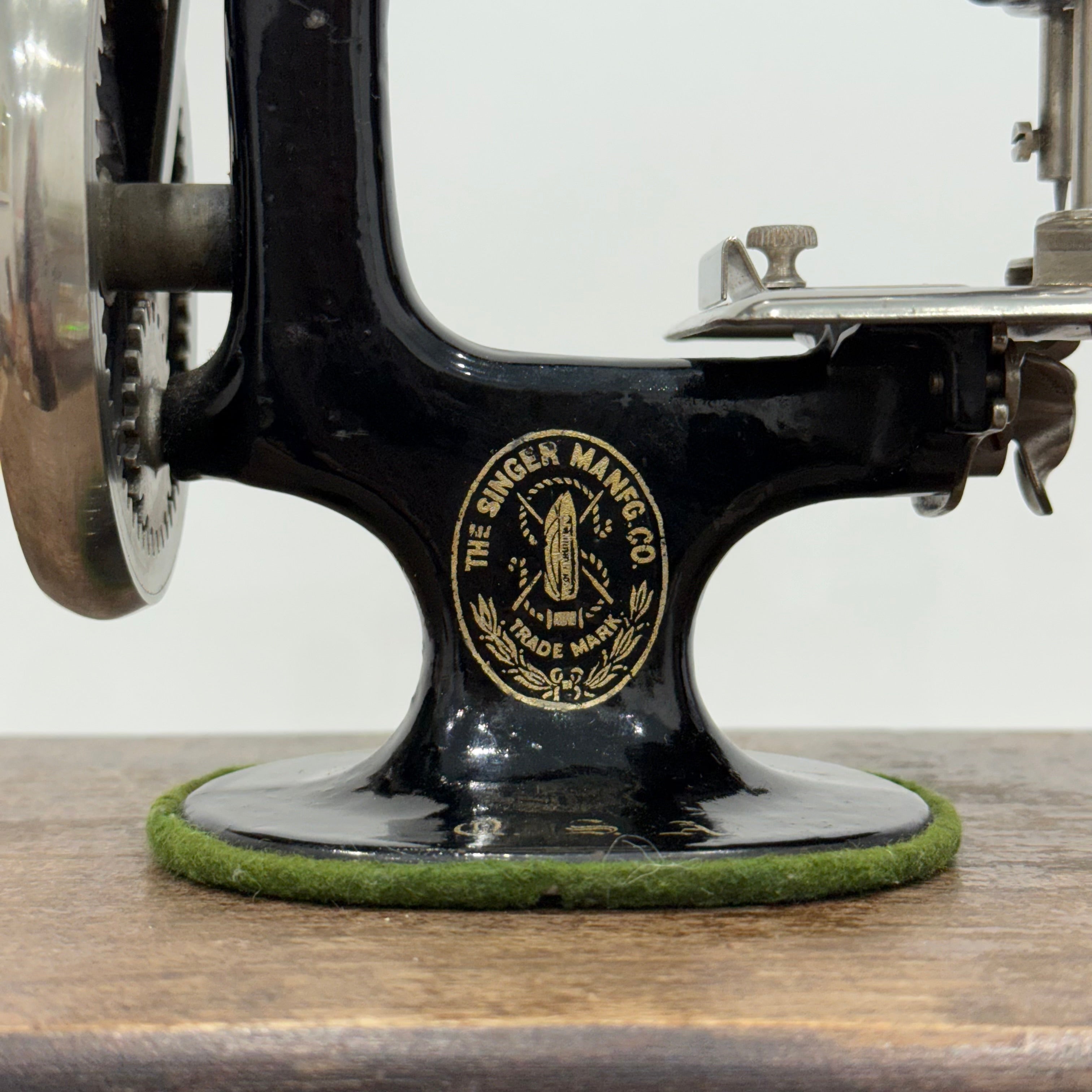 Antique Singer Model 20 Sewing Machine Hand Crank