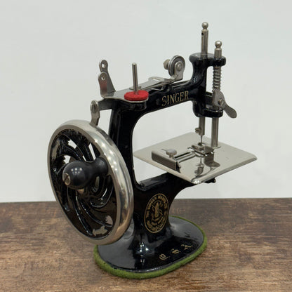 Antique Singer Model 20 Sewing Machine Hand Crank