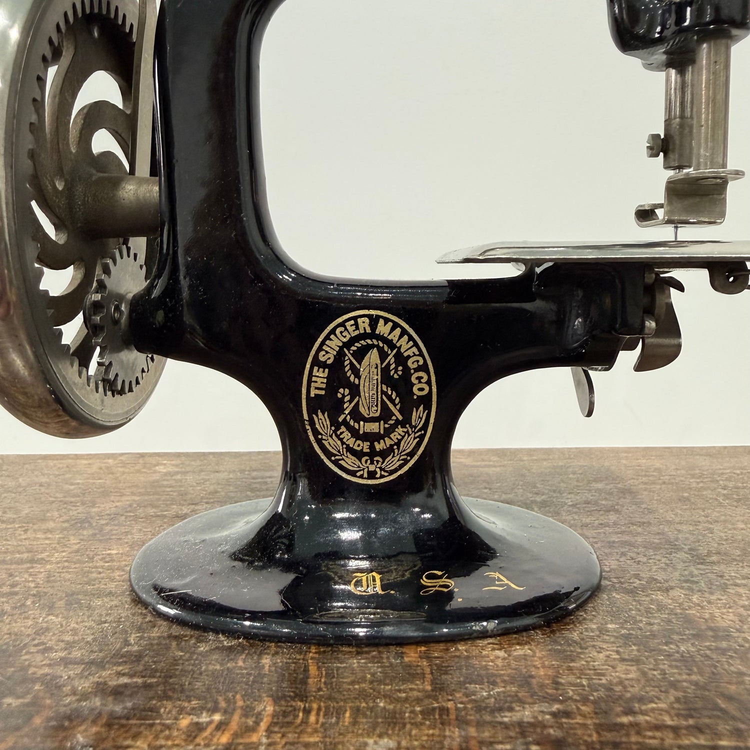Singer Model 20 Childs Miniature Sewing Machine Clamp &amp; Box