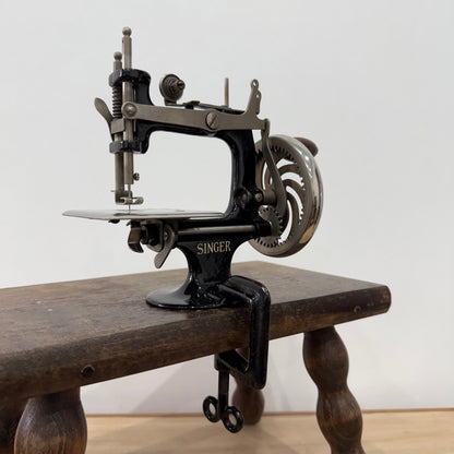 Singer Model 20 Childs Miniature Sewing Machine Clamp &amp; Box