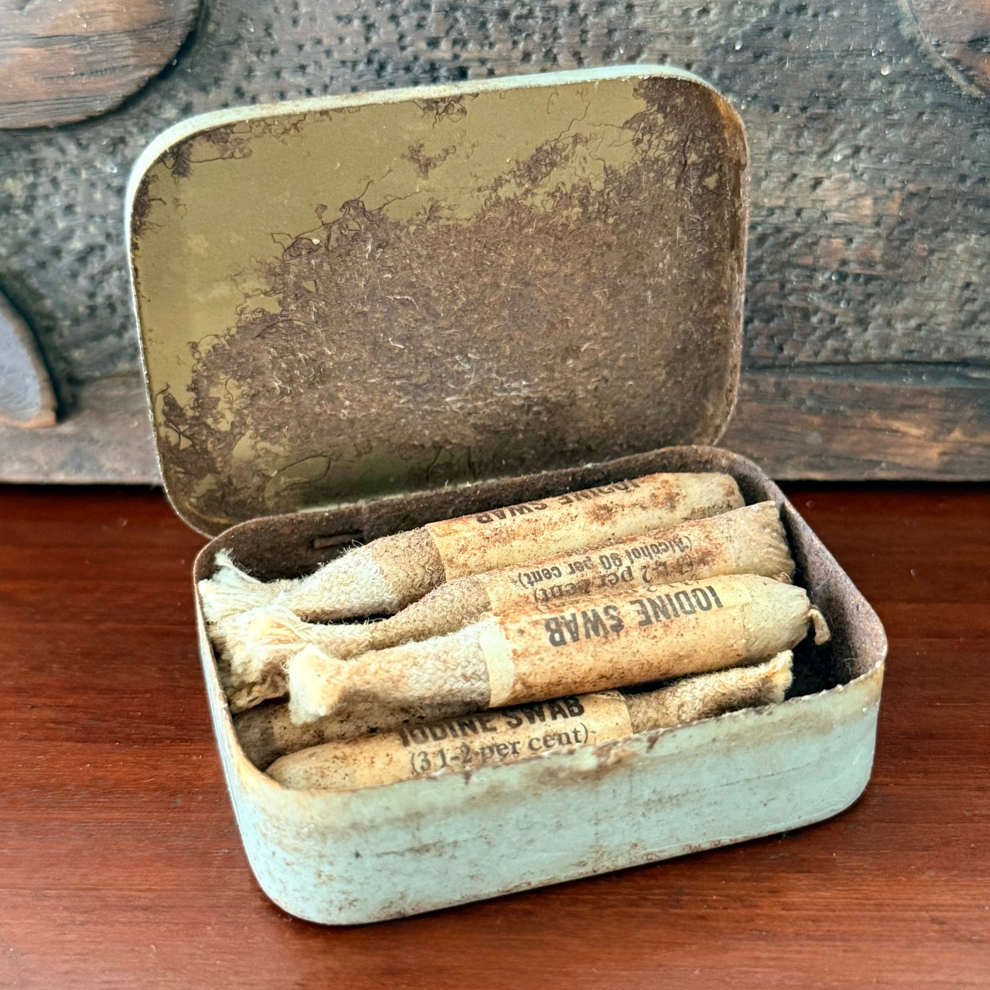 Vintage Iodine Swabs Tin Handy Pad Supply Co Medical Kit