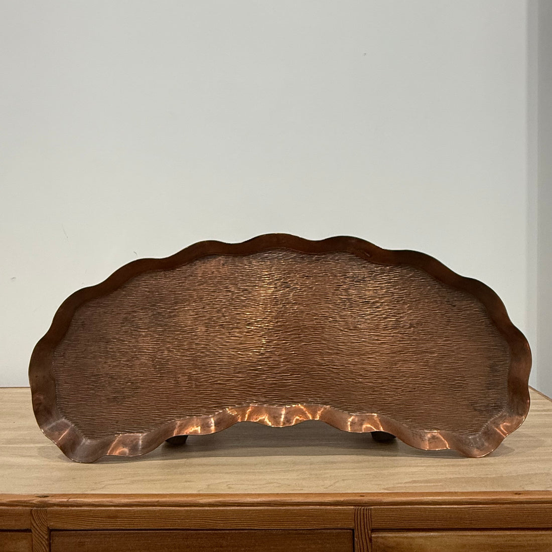 Large Arts &amp; Crafts Hammered Copper Tray 55cm