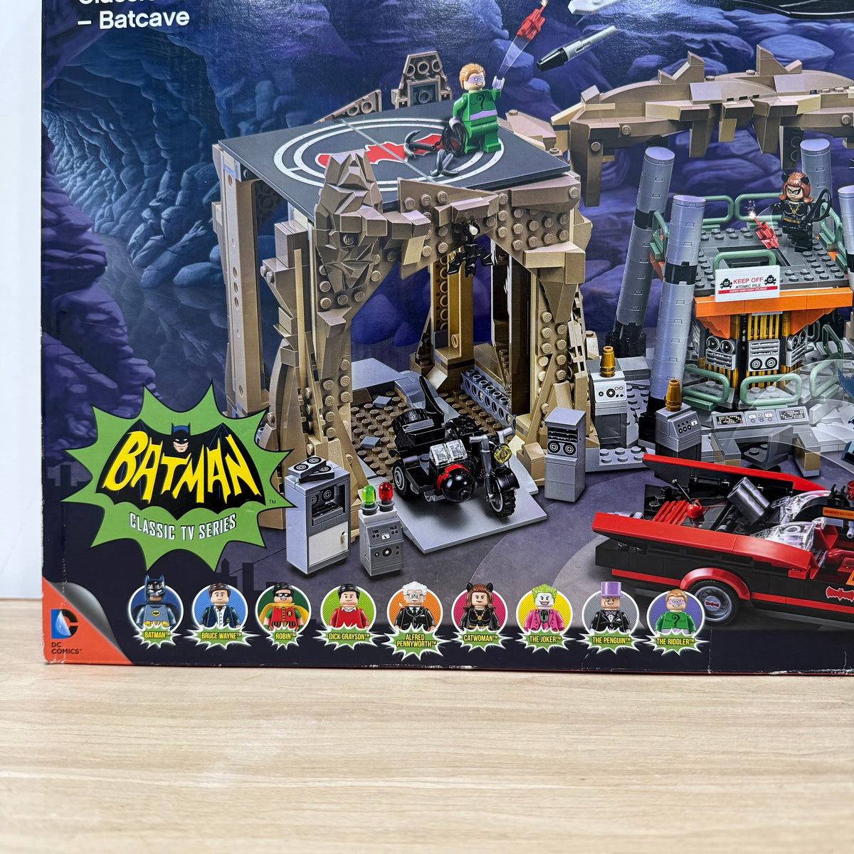 Lego Dc Comics Super Heroes 76052 Classic TV Series Batcave Complete Set