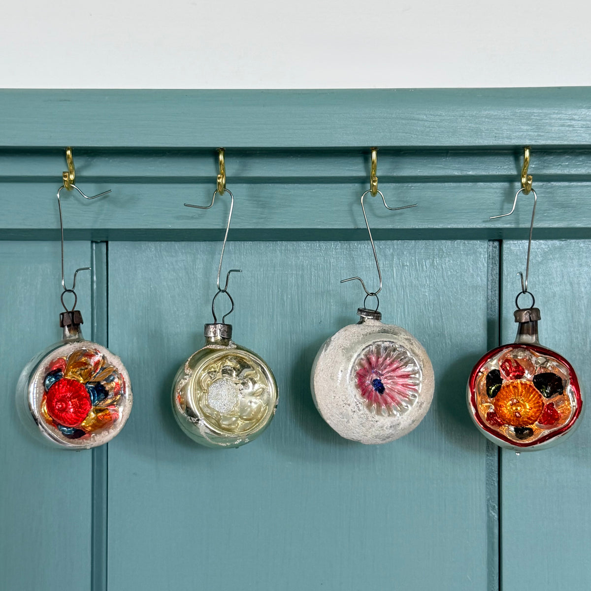 Boxed Set of 12 Vintage Concave Reflector Glass Baubles