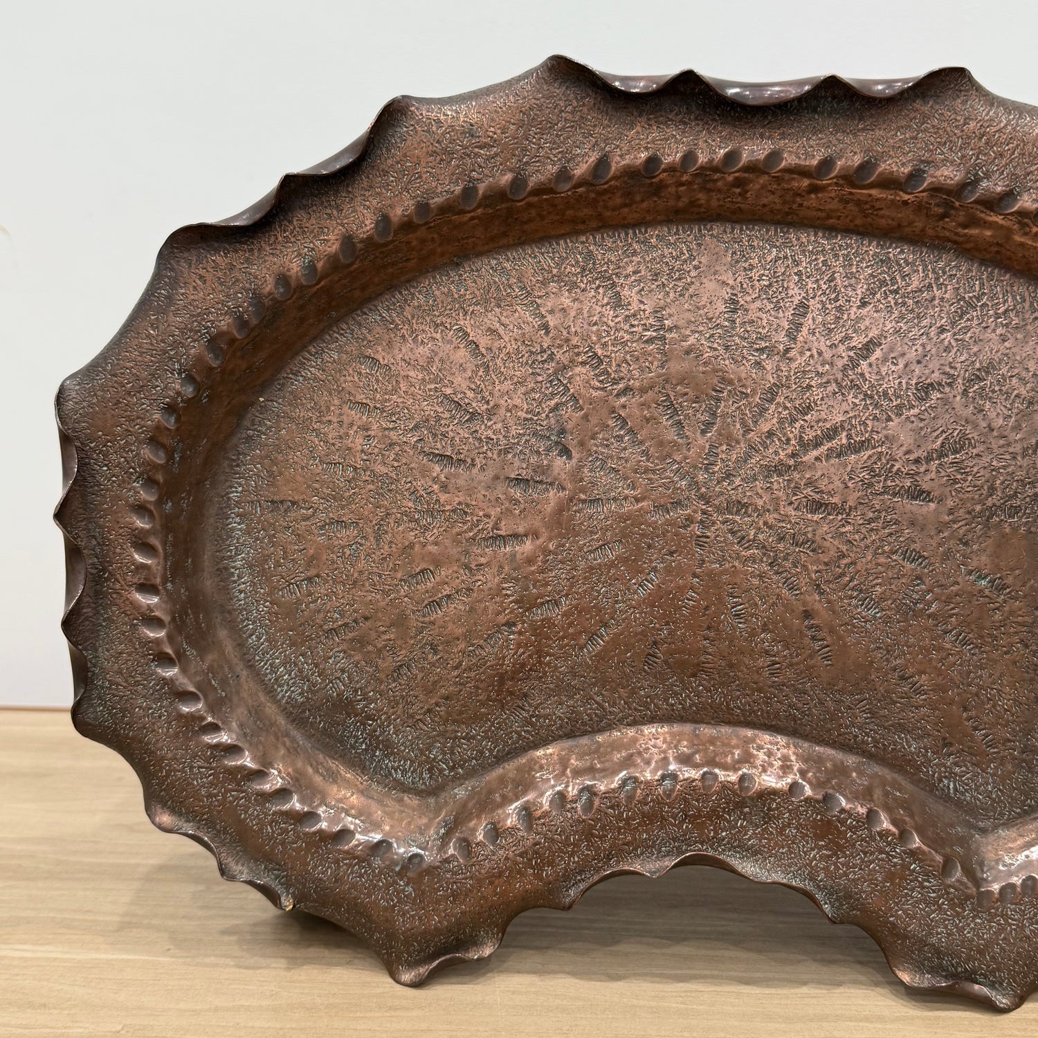 Large Arts &amp; Crafts Hammered Copper Tray by Townsend &amp; Co – Acanthus 55cm