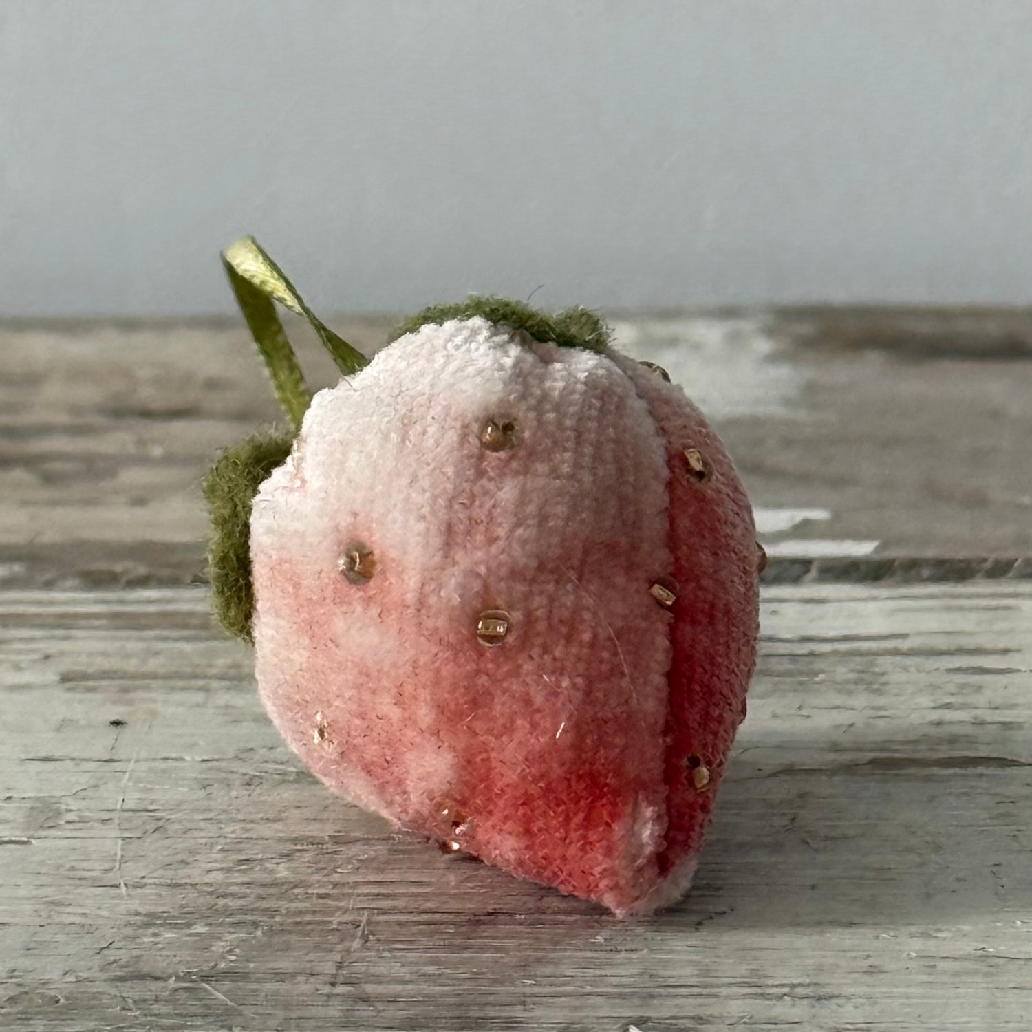 Vintage-Style Pink Velvet Strawberry Pincushion Emery
