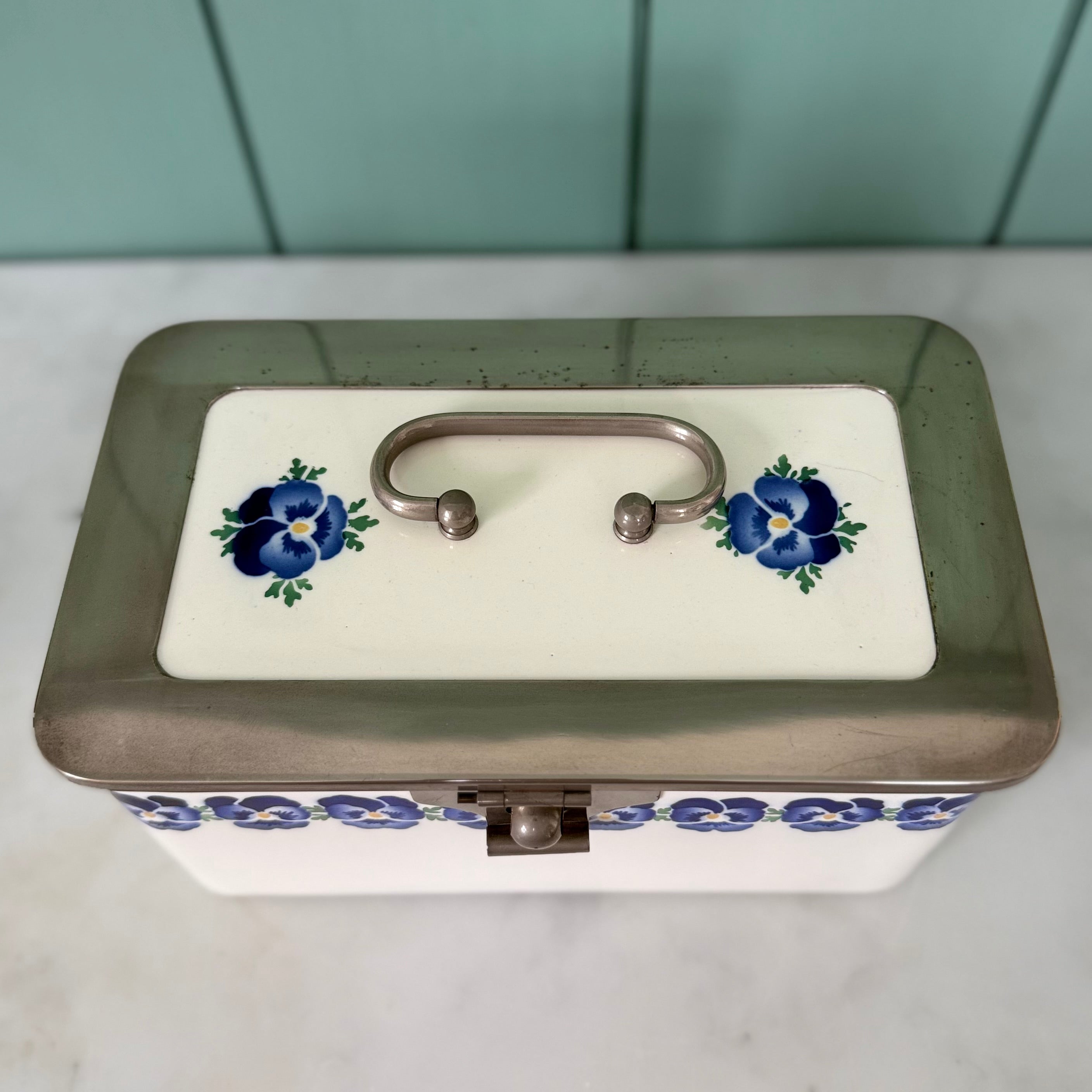 Art Deco WMF Wächtersbach Pansy Biscuit Box Dec. 2194