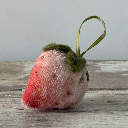 Vintage-Style Pink Velvet Strawberry Pincushion Emery
