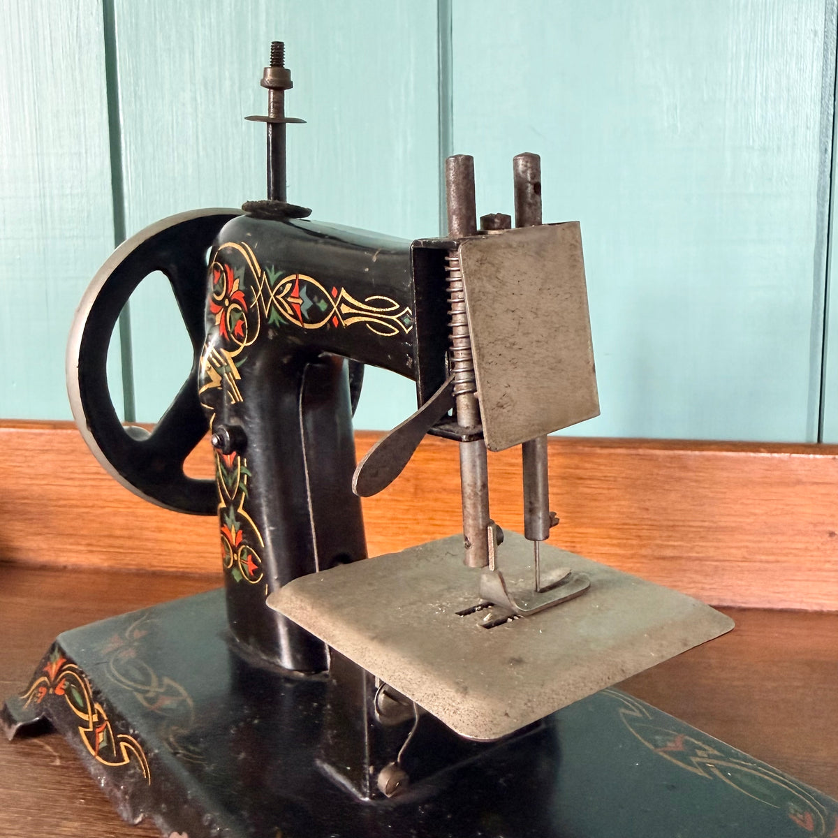 Antique German Child’s Toy Sewing Machine Floral Tinplate c.1930